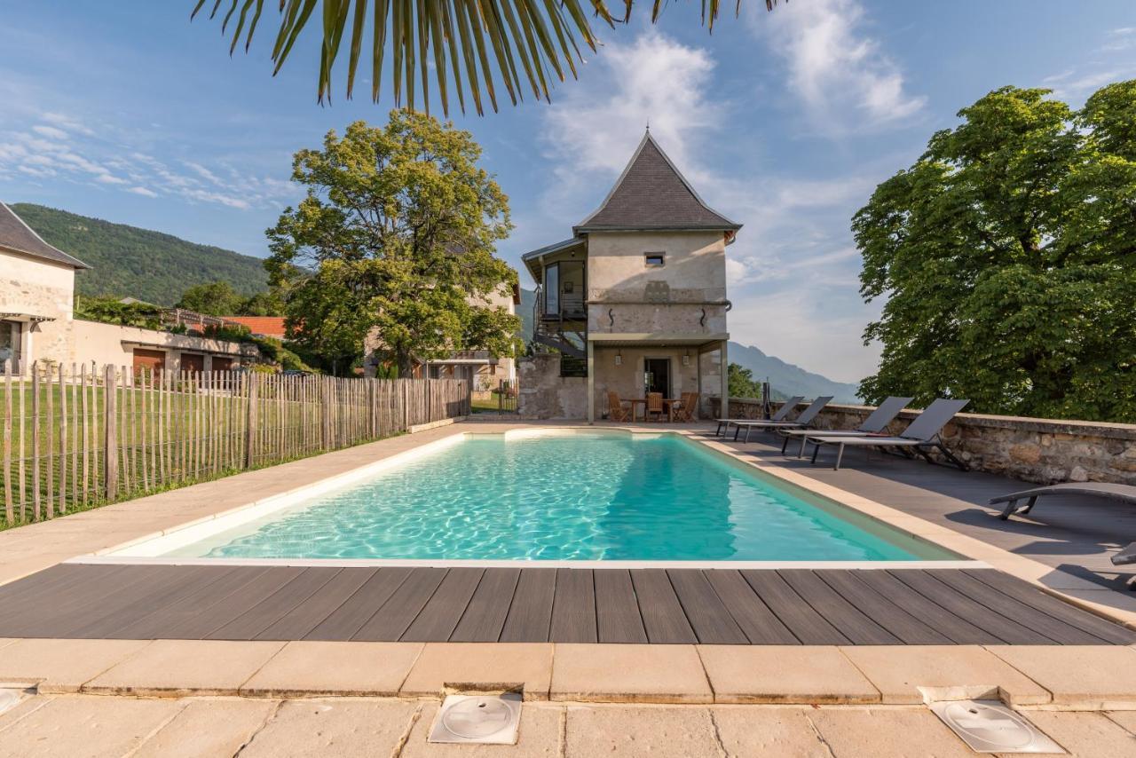 Les Tours Carrees Bed & Breakfast La Motte-Servolex Exterior photo
