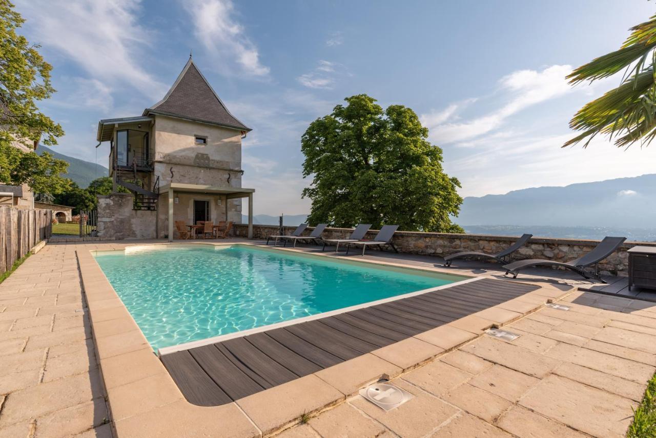 Les Tours Carrees Bed & Breakfast La Motte-Servolex Exterior photo